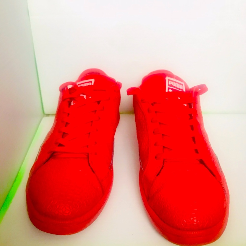 Shelltoe Pumas